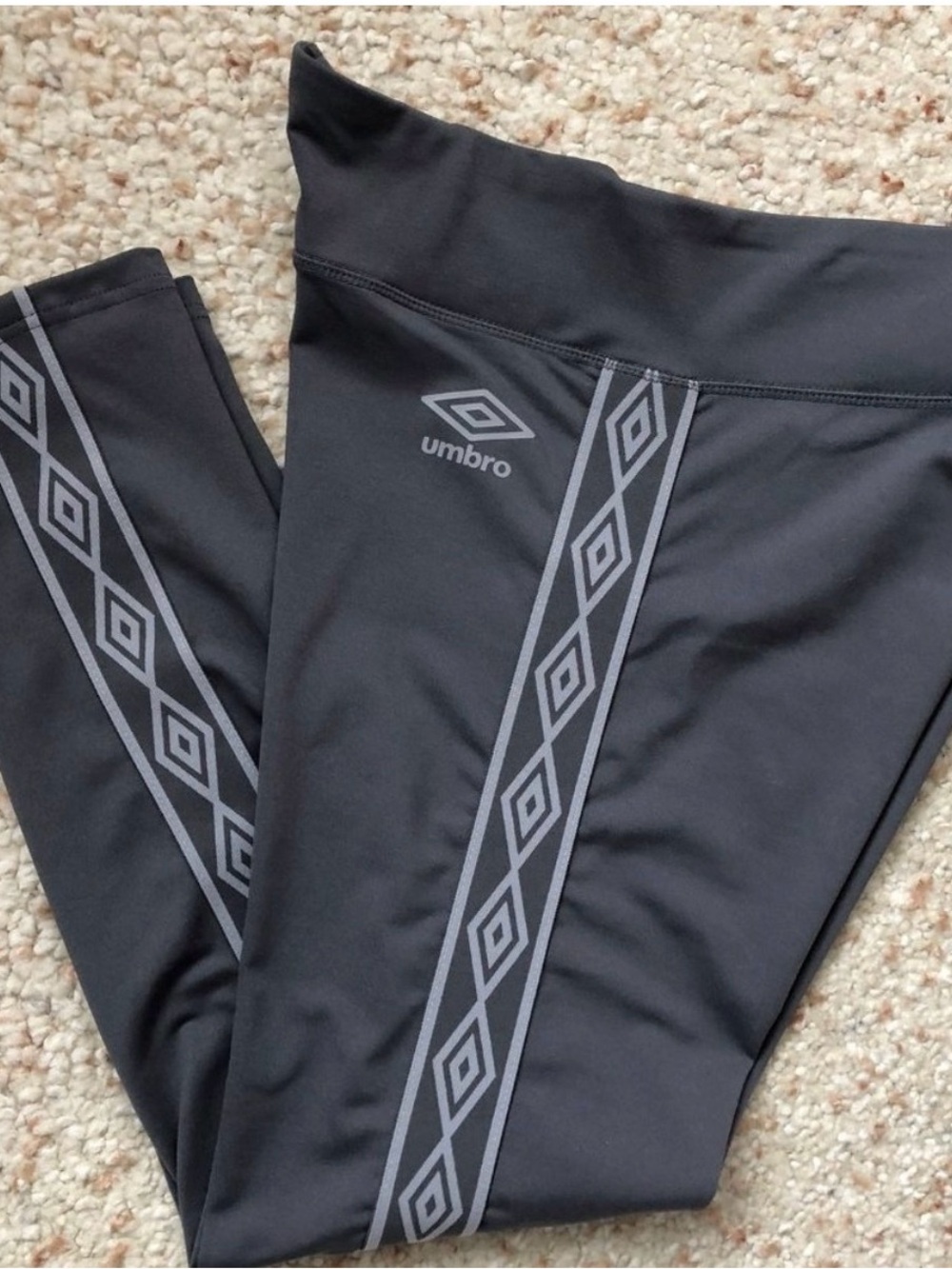 Umbro Leggings with Gray Geometric Stripe